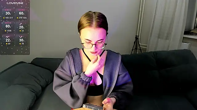 MewStella online show from 10.29.25