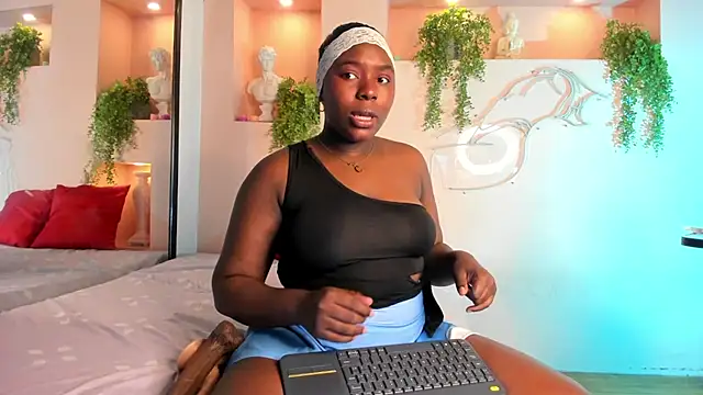 NanyMoreno online show from 11.19.25