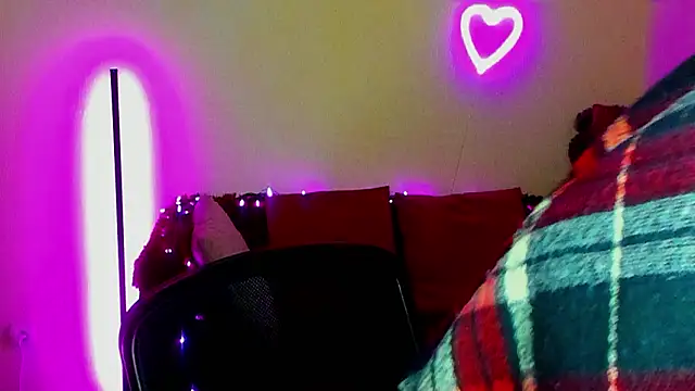 Snapshot of Alicia_love00 chatting on 03.25.26 Alicia love00 online show from 03.25.26