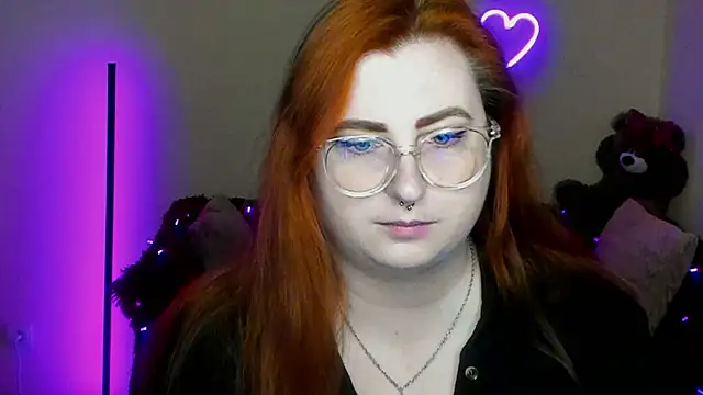 Snapshot of Alicia_love00 chatting on 04.05.26 Alicia love00 online show from 04.05.26