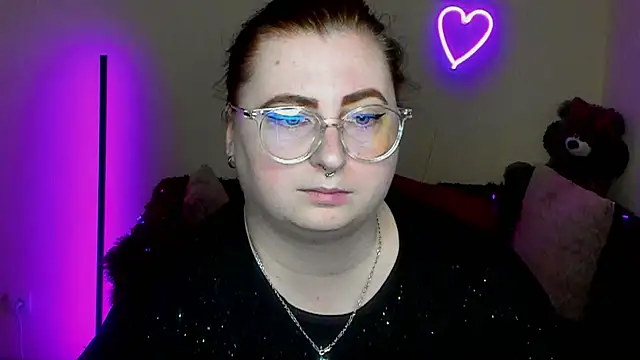 Snapshot of Alicia_love00 chatting on 04.06.26 Alicia love00 online show from 04.06.26