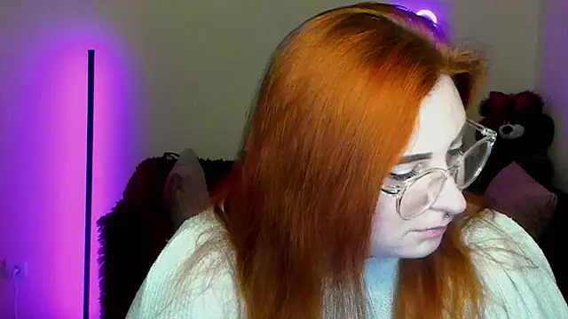 Snapshot of Alicia_love00 chatting on 04.08.26 Alicia love00 online show from 04.08.26