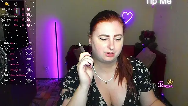 Snapshot of Alicia_love00 chatting on 06.24.26 Alicia love00 online show from 06.24.26