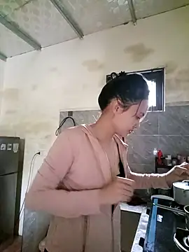 Snapshot of Jun-Mzzz chatting on 09.29.25 Jun-Mzzz online show from 09.29.25