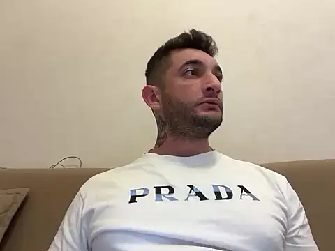 Snapshot of SARSILMAZ_HOME chatting on 12.18.25 SARSILMAZ HOME online show from 12.18.25