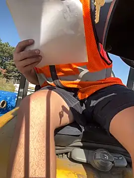 Snapshot of PuttieIn chatting on 09.29.25 PuttieIn online show from 09.29.25