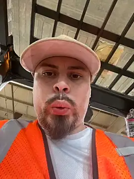 Snapshot of PuttieIn chatting on 10.03.25 PuttieIn online show from 10.03.25