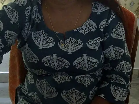 Snapshot of CHAMELI4747 chatting on 06.03.26 CHAMELI4747 online show from 06.03.26