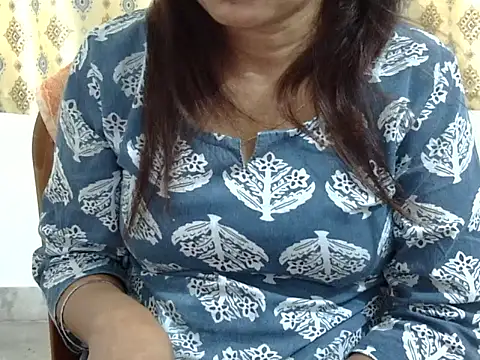 Snapshot of CHAMELI4747 chatting on 06.06.26 CHAMELI4747 online show from 06.06.26