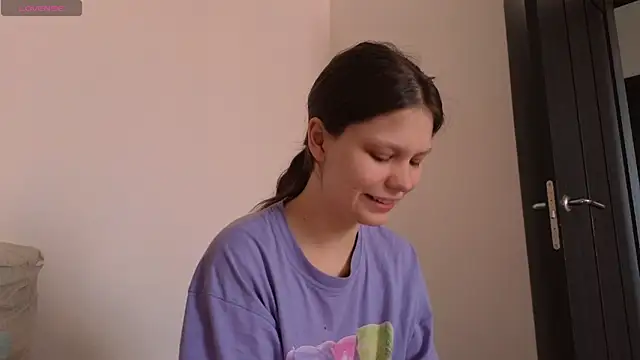 Snapshot of Lunliss chatting on 02.15.26 Lunliss online show from 02.15.26