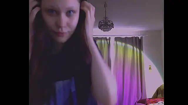 Snapshot of Lunliss chatting on 07.05.26 Lunliss online show from 07.05.26