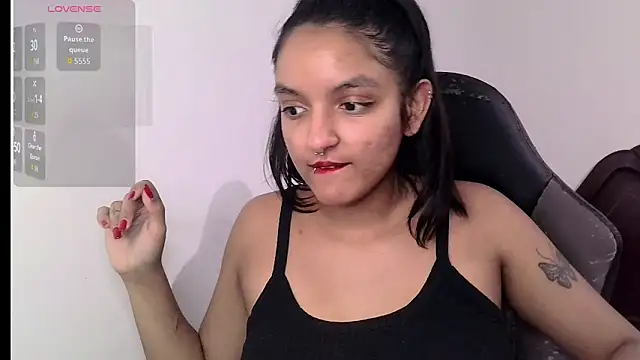 Snapshot of Ari_20_ chatting on 10.22.25 Ari 20 online show from 10.22.25