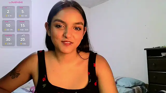 Snapshot of Ari_20_ chatting on 06.08.26 Ari 20 online show from 06.08.26