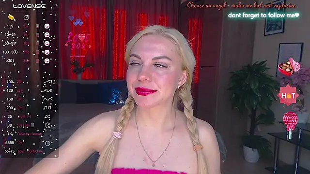 Snapshot of LiSinDoll chatting on 09.25.25 LiSinDoll online show from 09.25.25