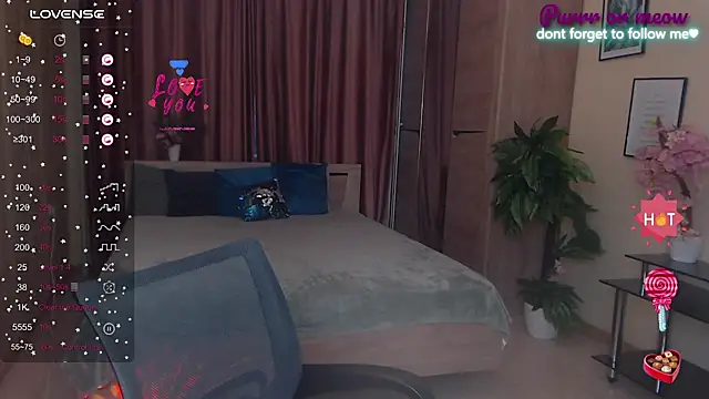 Snapshot of LiSinDoll chatting on 10.06.25 LiSinDoll online show from 10.06.25
