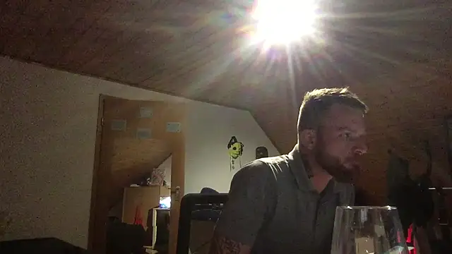 RedLayla online show from 11.18.25