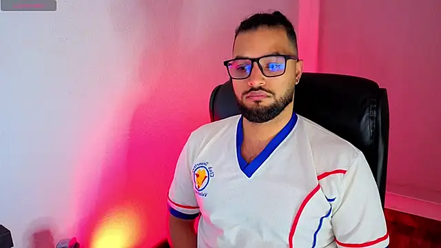 Snapshot of Ernesto-Rodriguez82 chatting on 06.21.26 Ernesto-Rodriguez82 online show from 06.21.26
