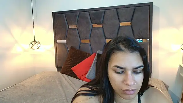 Lia Blake  online show from 04.04.26