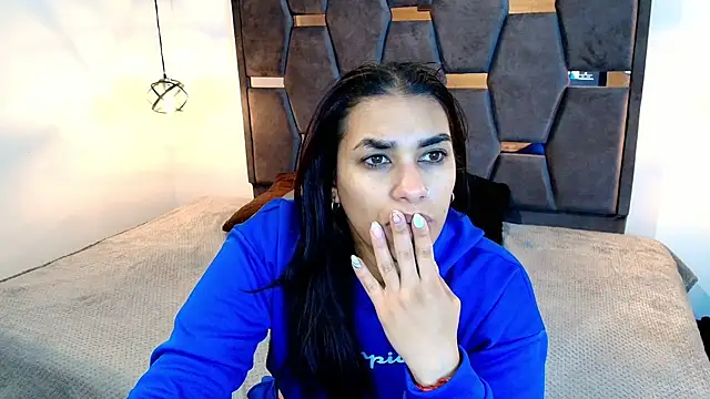 Lia Blake  online show from 04.07.26