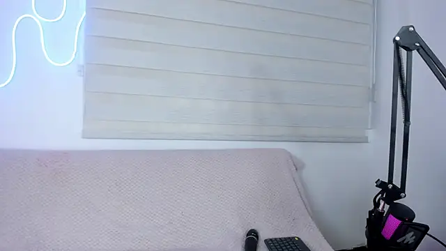 Snapshot of missweetpeach chatting on 01.17.26 missweetpeach online show from 01.17.26