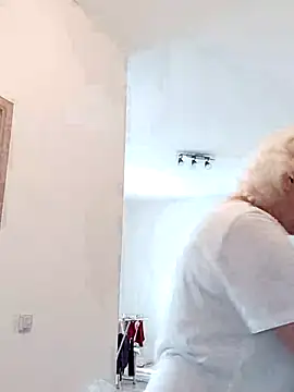 VikaKing online show from 10.14.25