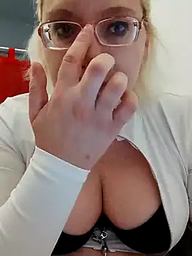 VikaKing online show from 12.05.25