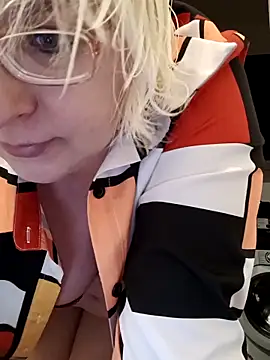 VikaKing online show from 12.16.25