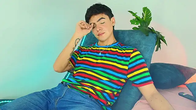 CamiiGuzmanX online show from 12.03.25