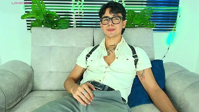 Snapshot of CamiiGuzmanX chatting on 02.04.26 CamiiGuzmanX online show from 02.04.26