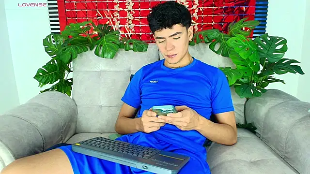 Snapshot of CamiiGuzmanX chatting on 02.21.26 CamiiGuzmanX online show from 02.21.26