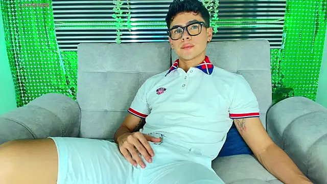 CamiiGuzmanX online show from 03.25.26