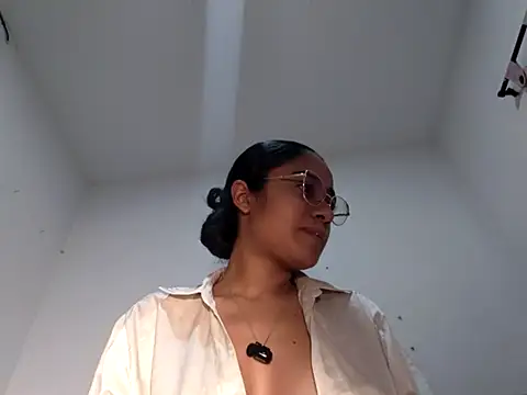 Snapshot of Daislalezma chatting on 11.11.25 Daislalezma online show from 11.11.25