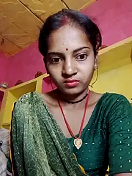 Snapshot of Hot_bbbb chatting on 11.25.25 Hot bbbb online show from 11.25.25