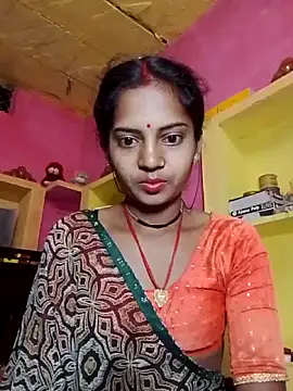 Snapshot of Hot_bbbb chatting on 11.28.25 Hot bbbb online show from 11.28.25