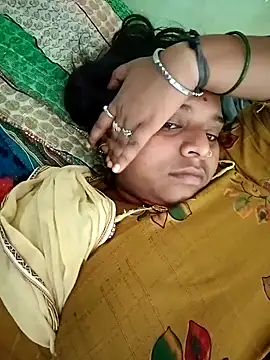 Snapshot of Hot_crety chatting on 10.02.25 Hot crety online show from 10.02.25