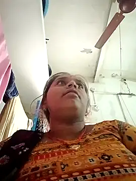 Hot crety online show from 10.31.25