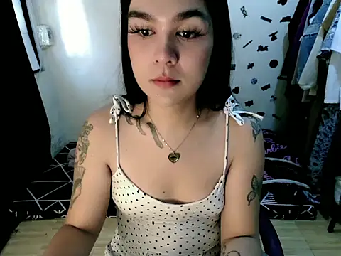 Snapshot of Moiraine_Sedai chatting on 10.14.25 Moiraine Sedai online show from 10.14.25