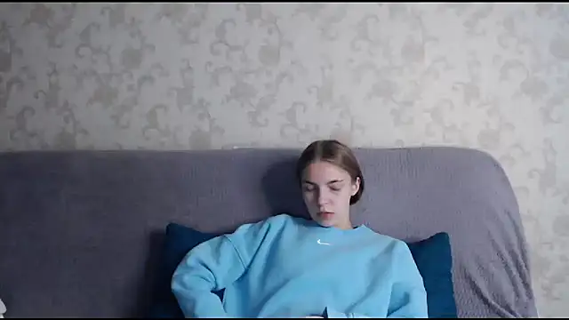 HitGyrl online show from 11.07.25