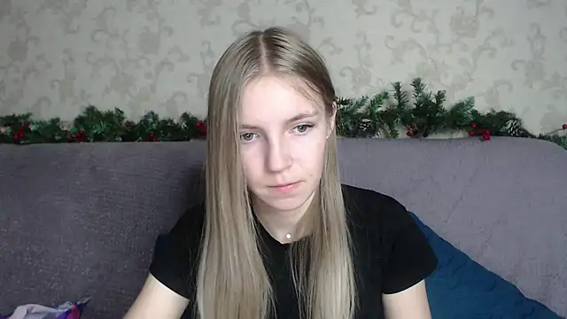 HitGyrl online show from 12.19.25