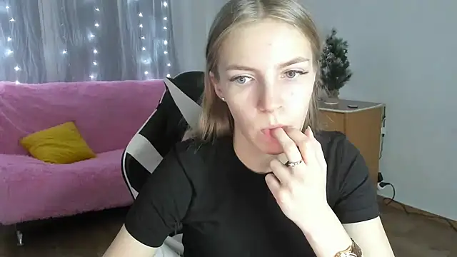 HitGyrl online show from 02.07.26