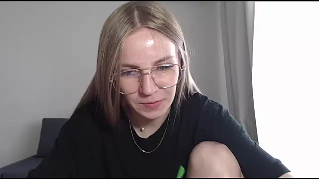 Snapshot of HitGyrl chatting on 07.02.26 HitGyrl online show from 07.02.26