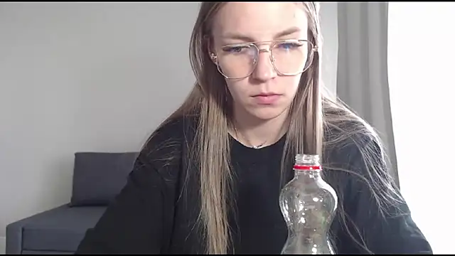 Snapshot of HitGyrl chatting on 07.05.26 HitGyrl online show from 07.05.26