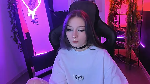 LiliLuna online show from 09.21.25