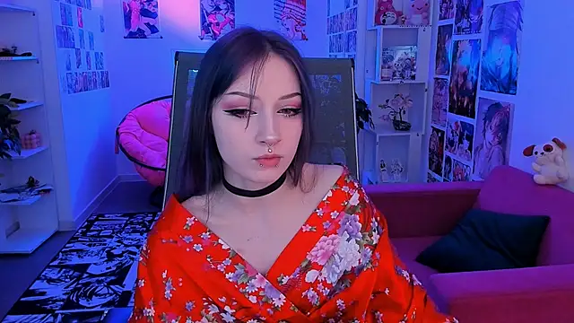 LiliLuna online show from 10.05.25