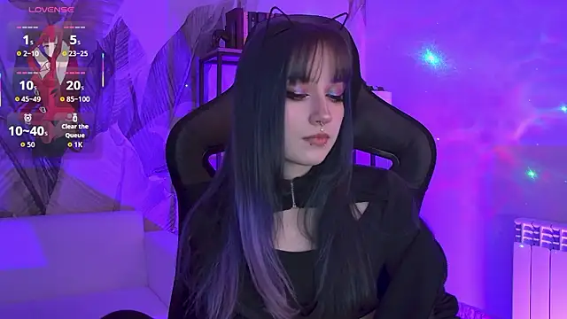 Snapshot of LiliLuna chatting on 02.11.26 LiliLuna online show from 02.11.26