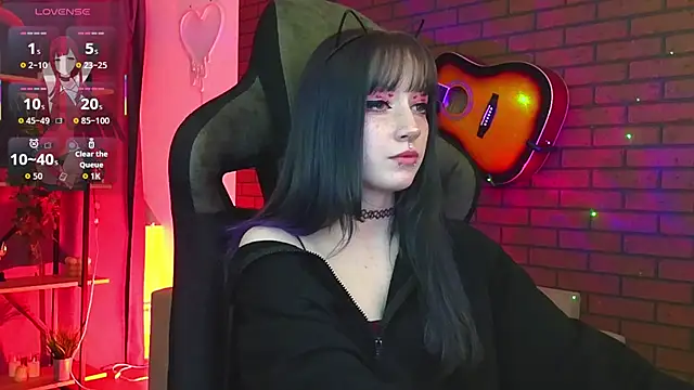 Snapshot of LiliLuna chatting on 02.12.26 LiliLuna online show from 02.12.26