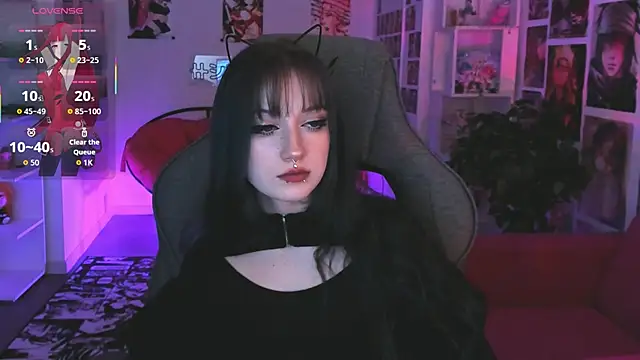 Snapshot of LiliLuna chatting on 02.15.26 LiliLuna online show from 02.15.26