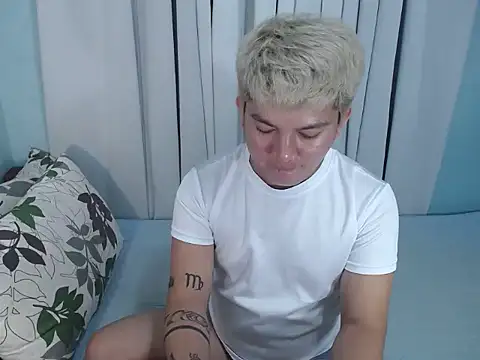 Snapshot of Fuckboii_intown chatting on 11.20.25 Fuckboii intown online show from 11.20.25