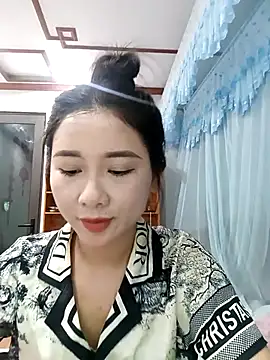 MinhChauXXX19 online show from 04.19.26