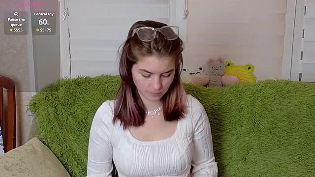 Snapshot of ElzaBlis chatting on 09.29.25 ElzaBlis online show from 09.29.25